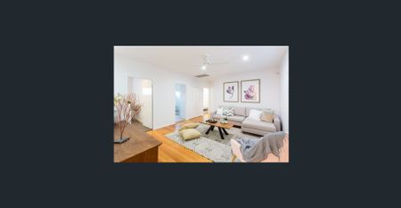 Executive 4 Bedroom Home with Sparkling Pool - Photo 3