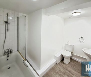 -, Rastrick, Brighouse, HD6 - Photo 3