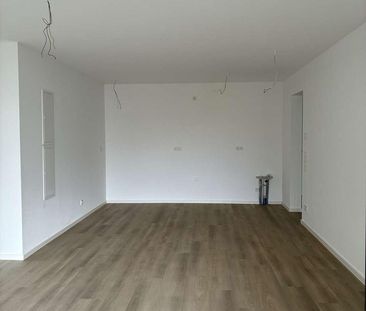 Moderne 3-Zimmerwohnung mit Einbauküche, Stellplatz und Balkon - Photo 2