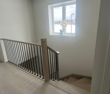 For Lease - 68 Sanderson Drive, Kawartha Lakes, Ontario - Photo 6