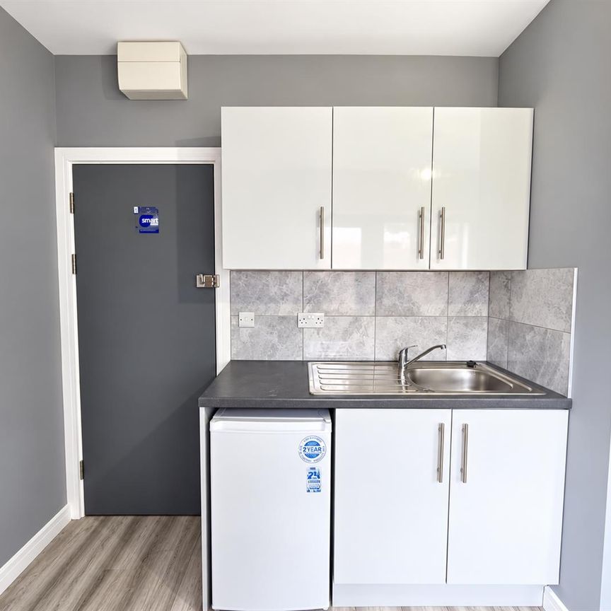 Rowan Road, West Drayton UB7, London - Photo 1