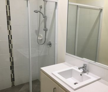 Beautiful Family Home - Convenient Location - Photo 4