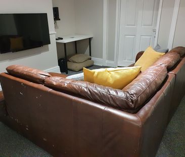 4 bedroom house - Photo 2