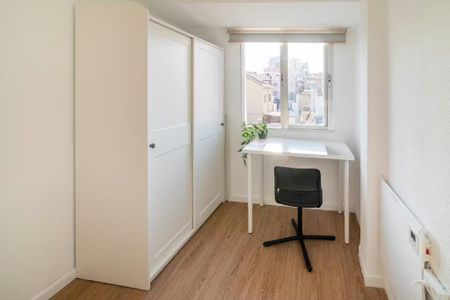 Carrer de Ramon de Rocafull, Valencia, Valencian Community 46011 - Photo 5