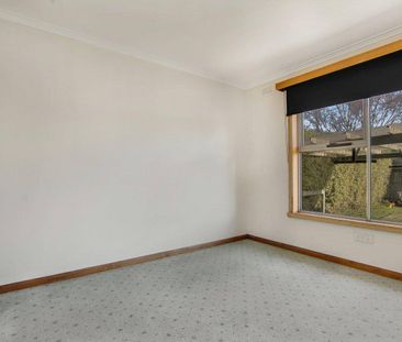 Sun Filled Family Home - Photo 5