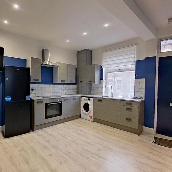 3 bedroom terraced house to rent - Photo 1