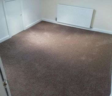 4 bedroom flat to rent - Photo 6