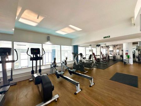 5 bedroom terraced house to rent - Photo 4