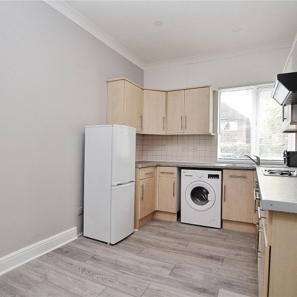 High Street, Woking, Surrey, GU21 - Photo 1