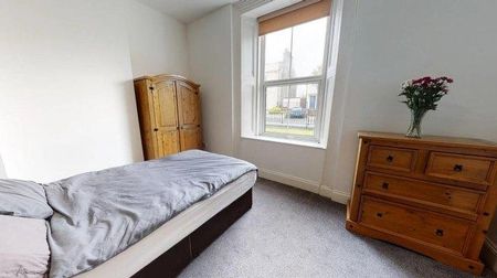 5 bedroom flat to rent - Photo 4