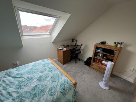 4 bedroom semi-detached house to rent - Photo 5