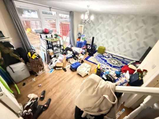 3 bedroom end of terrace house to rent - Photo 1