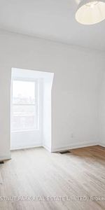 Recent renovations heart of queen st west very spacious! - Photo 4