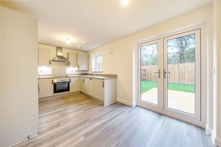 3 bedroom house to rent Southwold Drive, Hampton Beach, Peterborough, Cambridgeshire, PE7 - Photo 5