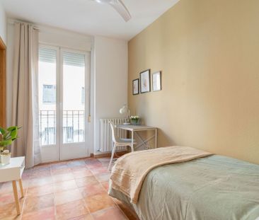 Bright single room in Cuatro Caminos - Photo 4