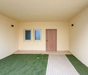 Contemporary 2BR Townhouse | Ready to Move In - Photo 4