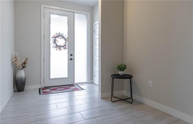 For Lease - 925 Manhattan Way Unit# 152, London North, Ontario - Photo 1