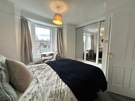 4 bedroom terraced house to rent - Photo 5