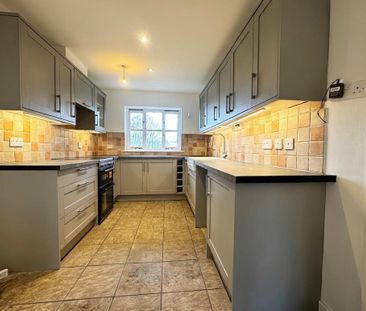 3 bedroom detached house to rent - Photo 5