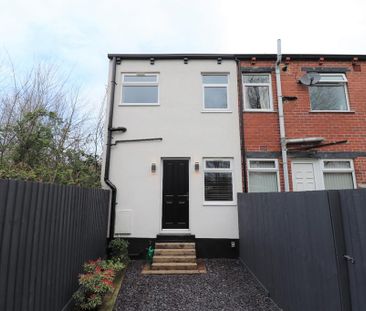 2 bedroom end of terrace house to rent - Photo 3