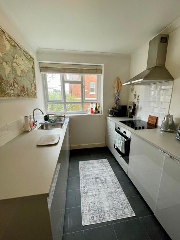 Studio Flat, Auriol Road, W14 - Photo 4