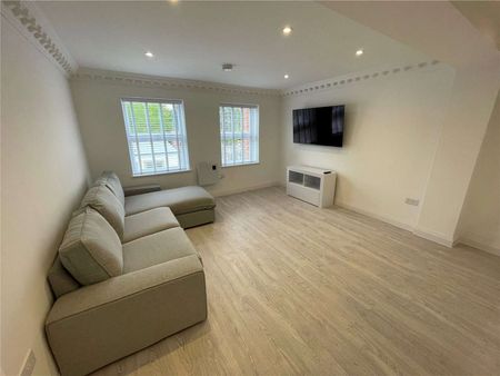 A 2 bedroom, 2 bathroom apartment to rent in the heart of popular Caversham. - Photo 4