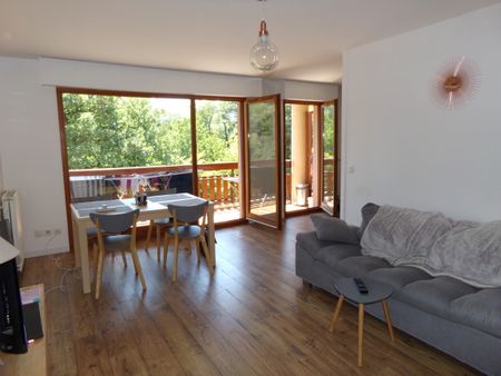 CHAMBERY LE VIEUX T2 AVEC TERRASSE ET GARAGE – ref 380 - Photo 2