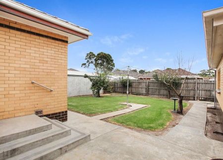 22 Killara Street, Sunshine West VIC 3020 - Photo 3