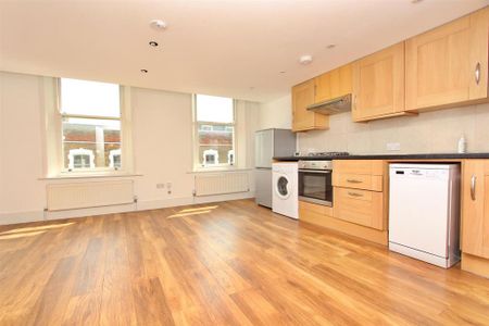 2 bedroom flat to rent - Photo 3