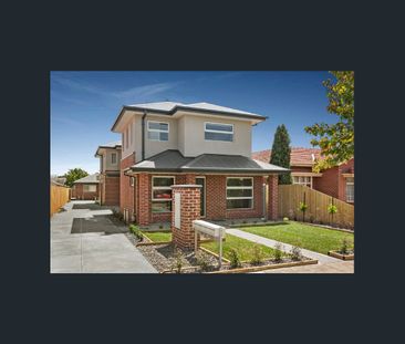 This townhouse is an easy 750 m walk to Reservoir Village - Photo 3