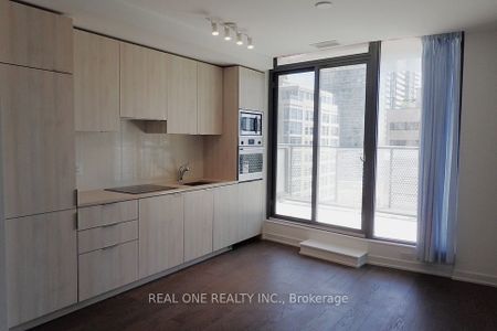 For Lease - 11 Wellesley Street Unit# 716, Toronto, Ontario - Photo 4