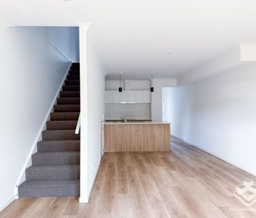 New Townhomes Air Conditioned Throughout - Photo 6