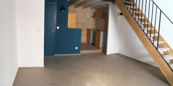 Arles centre au 1er étage studio de 33m² plus mezzanine, - Photo 3