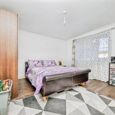 ., Norman Crescent, Ipswich - Photo 1