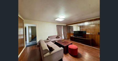 Comfortable Family Living in a Convenient Location - Photo 3