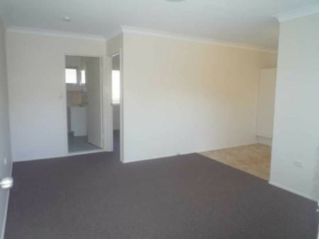 AIR CONDITIONED 1 BEDROOM UNIT IN EXCELLENT LOCATION! - Photo 4