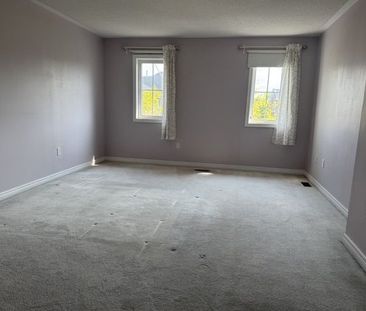 For Lease - 34 Millwright Avenue, Richmond Hill, Ontario - Photo 2