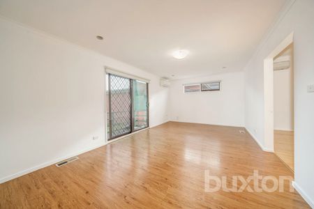 CHARACTER AND CHARM WITH MODERN STYLE - Photo 3