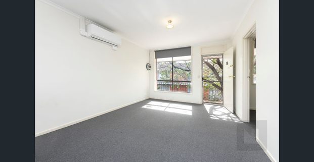 Two Bedroom Apartment! - Photo 1