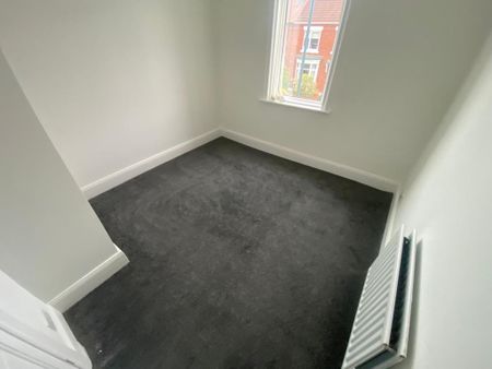 3 bedroom flat to rent - Photo 5