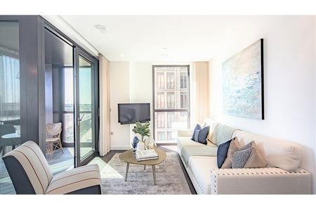 2 Bed Flat, Charles Clowes Walk, SW11 - Photo 2