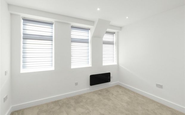 London Road, Sittingbourne, Kent, ME10 - Photo 1