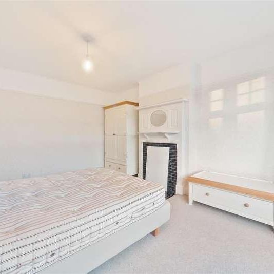 Meadow Close, London, SW20 - Photo 1