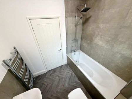 3 bedroom terraced house to rent - Photo 3