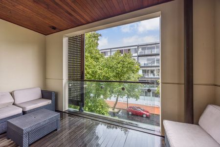 Harbour Vibes & City Lights - Photo 4