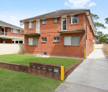 Freshly Painted Two Bedroom Unit - Photo 3