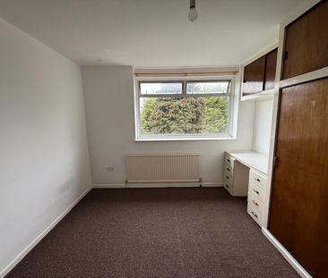 3 Bed Semi-Detached House, Heacham Drive, LE4 - Photo 1