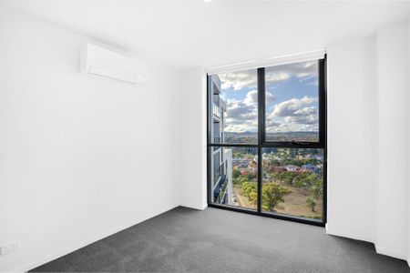 Two bedroom located in the heart of Gungahlin - Photo 3