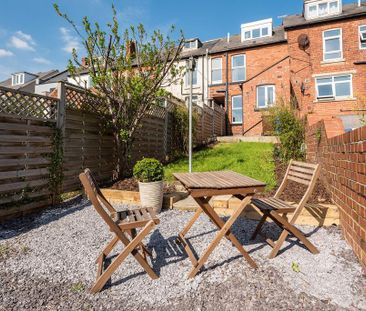 3 bedroom terraced house to rent - Photo 1