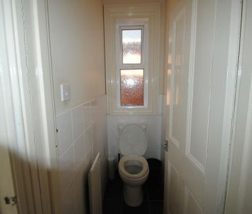 6 bedroom detached house to rent - Photo 4